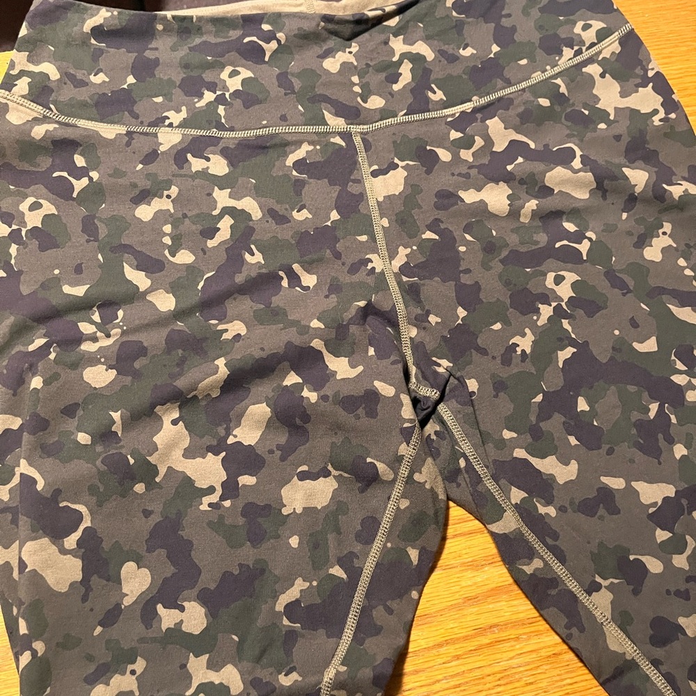 Women with Control Green and Gray Camouflage Leggings